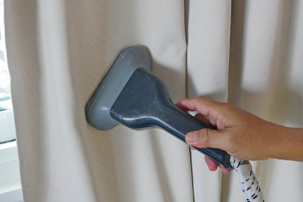 limpieza de cortinas con aspiradora